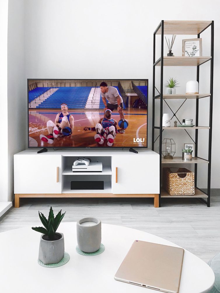 LOL_TV_2_LOWER