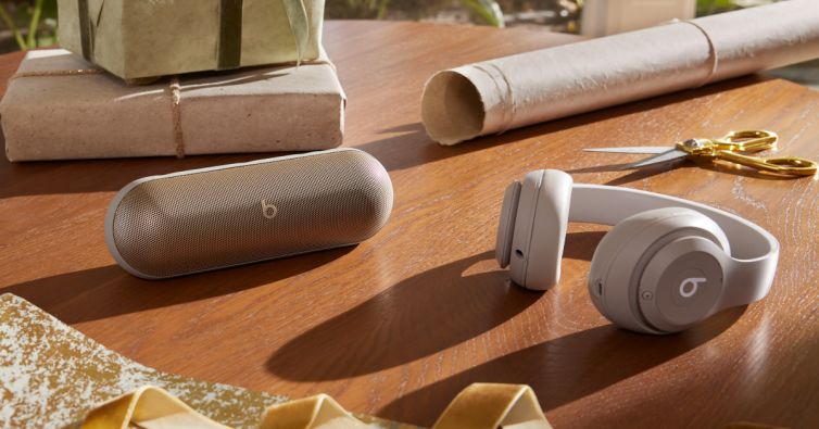 HOLIDAY24_LIFESTYLE_STILLLIFE_CHRISTMAS_3206_WEB_v3